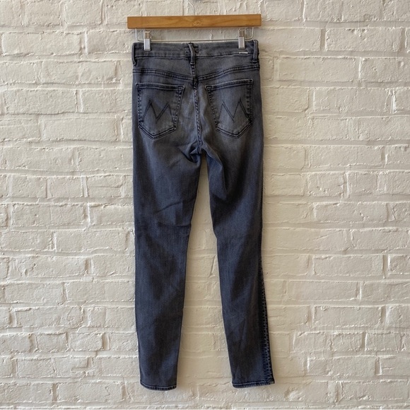 MOTHER || High Waisted Looker Jeans Gray Wash 26 - Picture 4 of 12